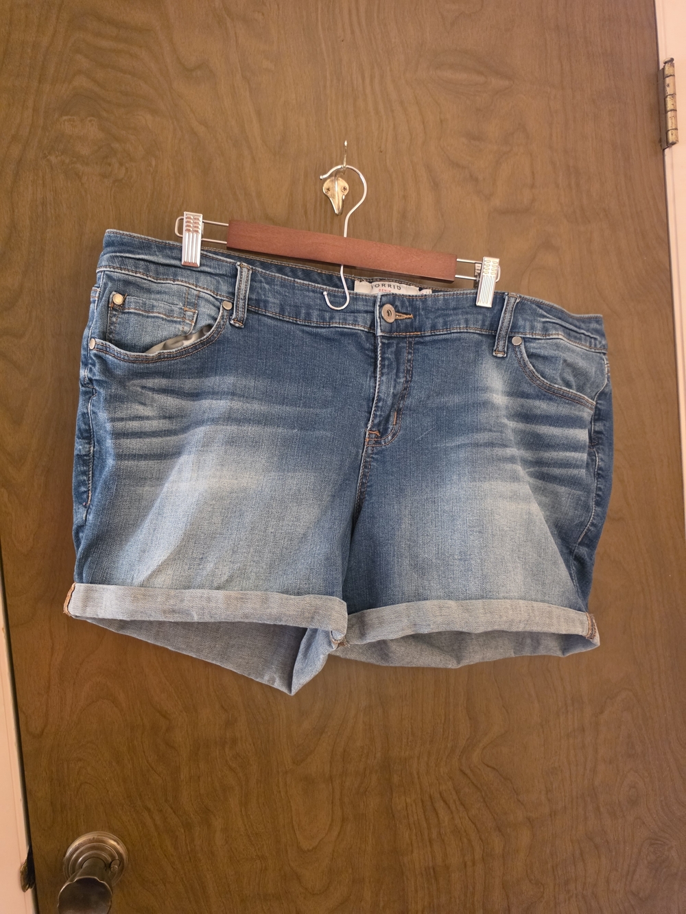 Torrid Light Blue Rolled Cuff Denim Shorts Size 20
